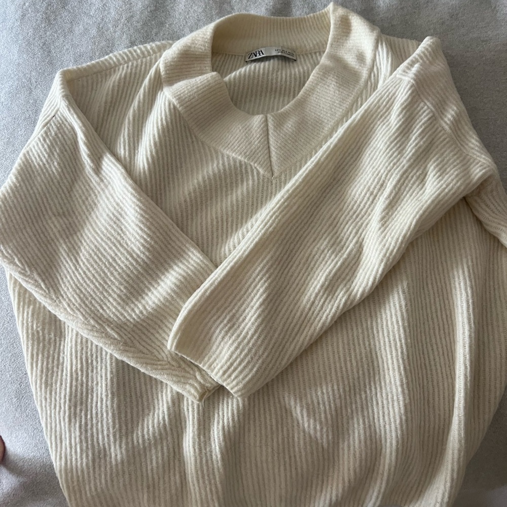 Zara Cream Knit V-Neck Top - Picture 7 of 7